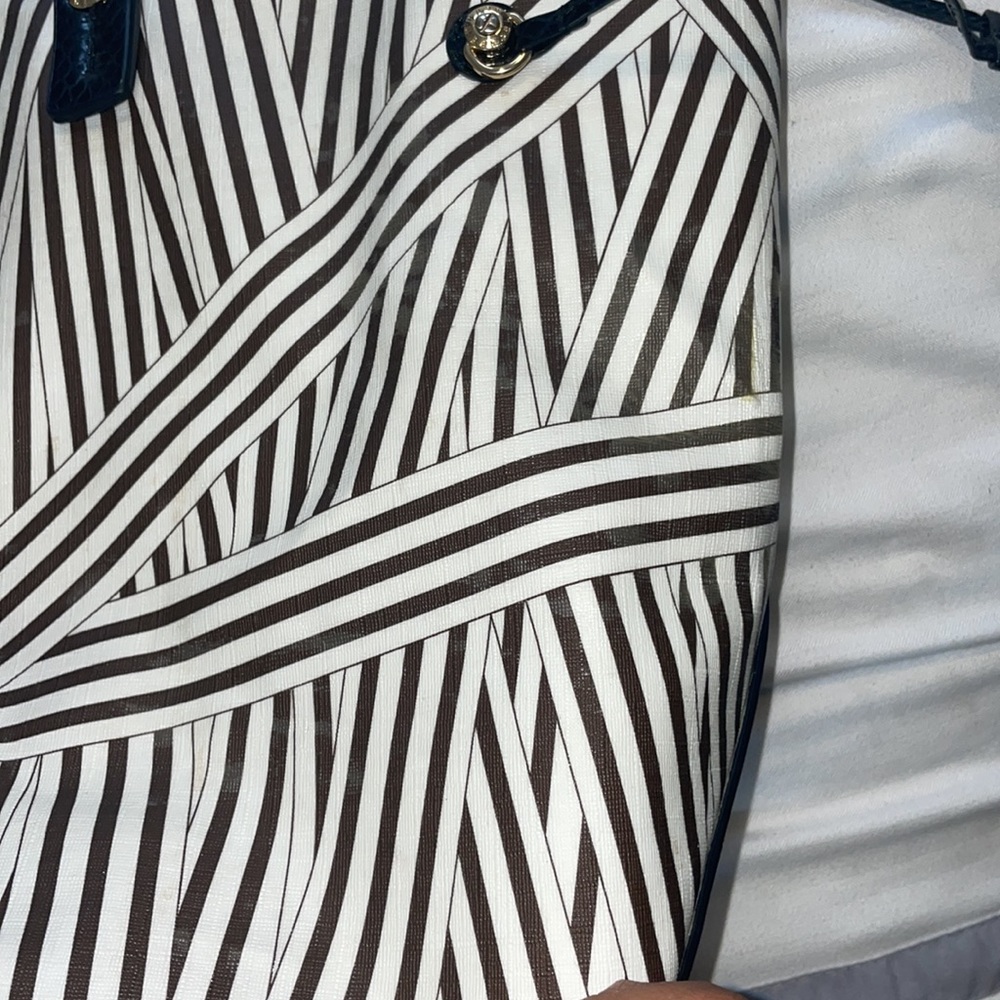 HENRI BENDEL disturbed stripe tote 🙀 - Picture 11 of 16